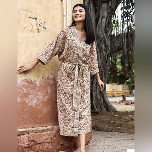 Block Printed Robe and Matching Bag in Daisy